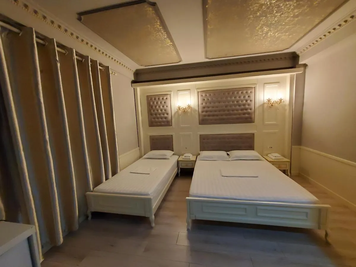 Hotel Lotus Tirana 3*,
